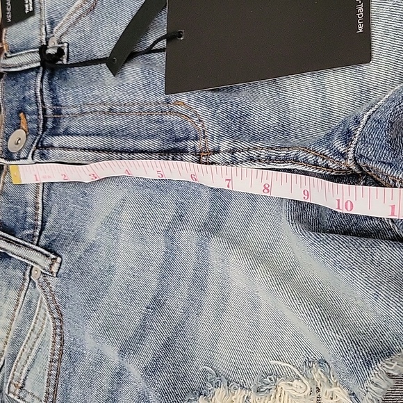 Kendall and Kylie Icon Short 5/27 Distressed Blue Denim Cut off Shorts - Picture 9 of 12
